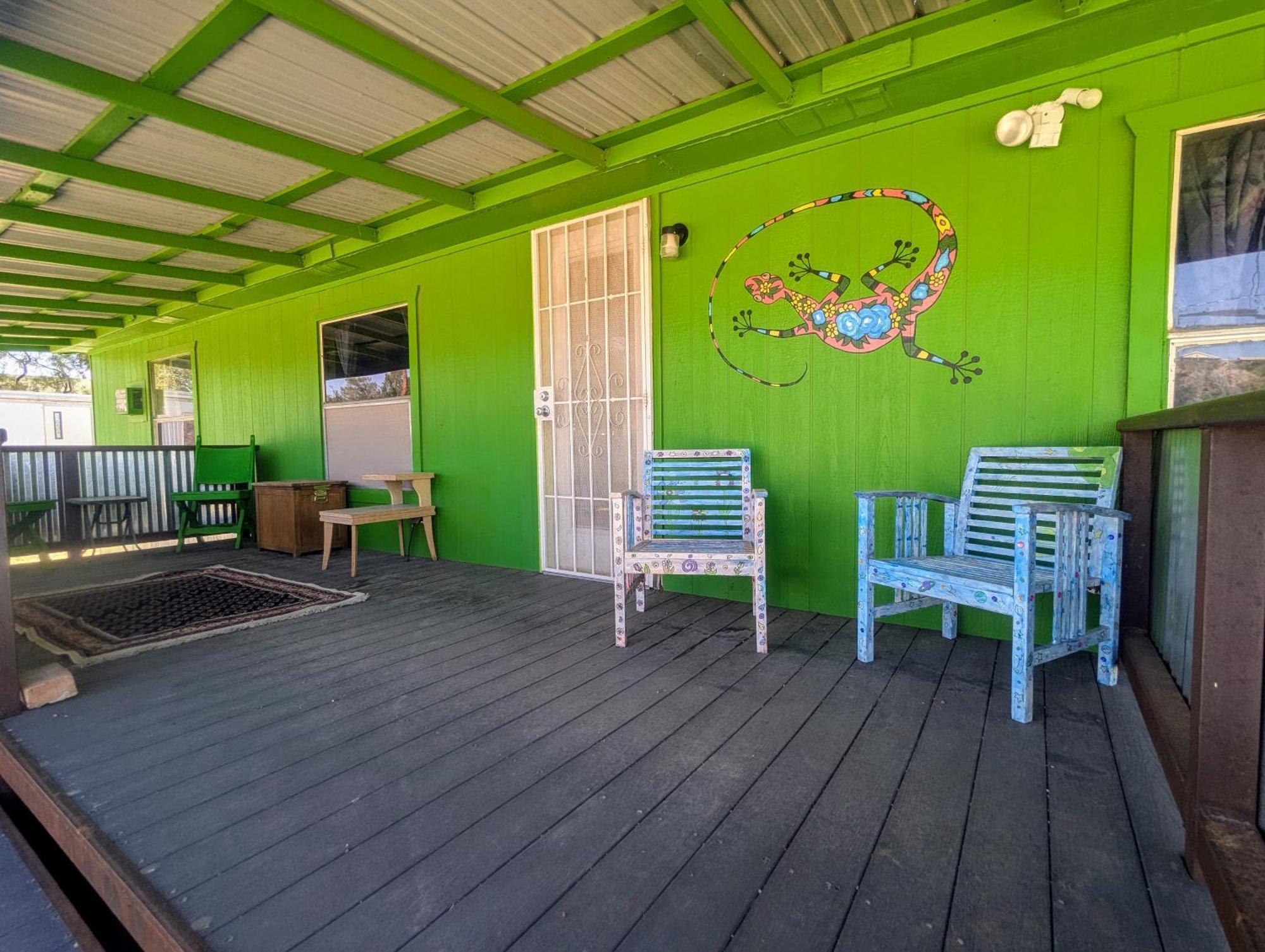 Pelican Spa Truth or Consequences Rom bilde